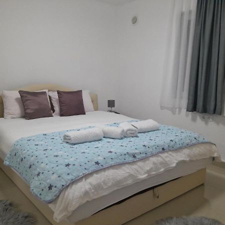 Apartmani Bet Gradacac 1 Maj Broj 24 Luaran gambar