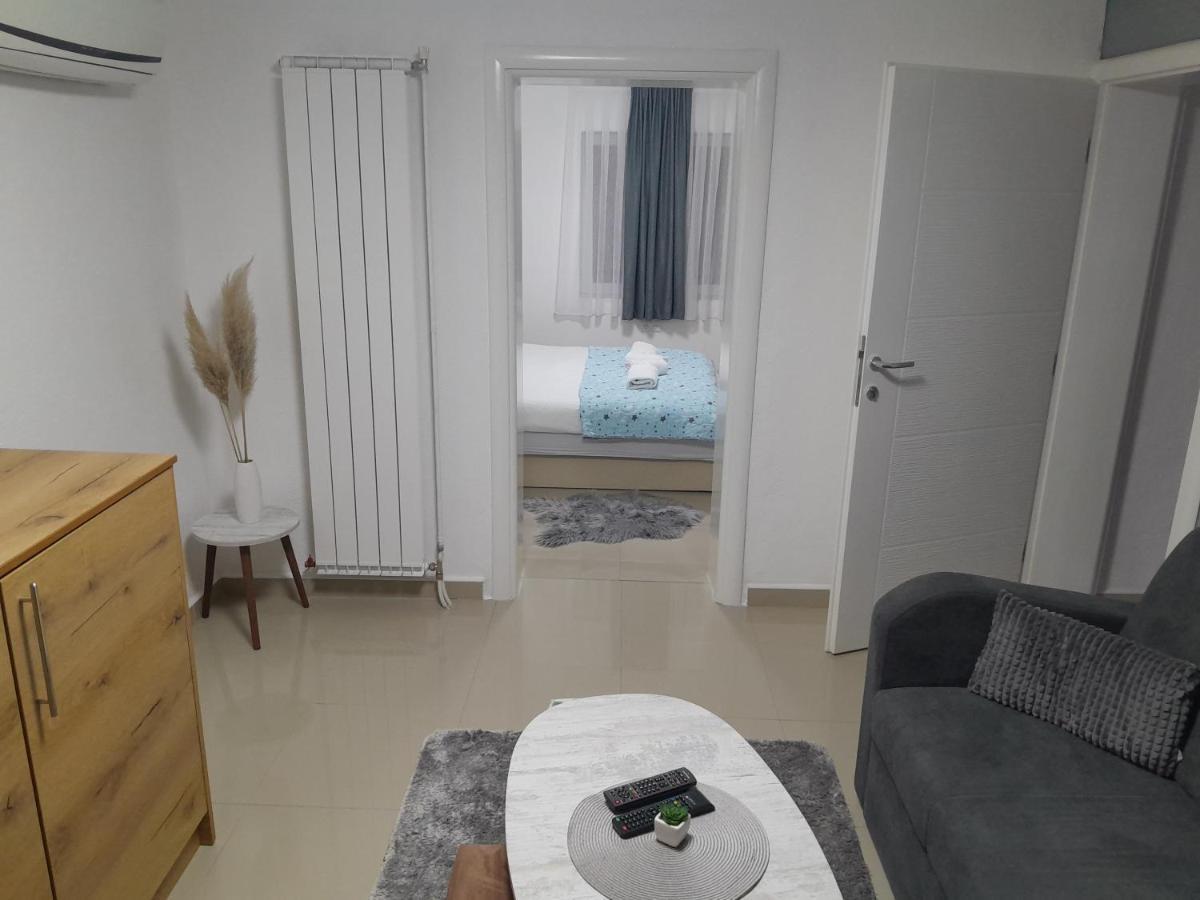 Apartmani Bet Gradacac 1 Maj Broj 24 Luaran gambar