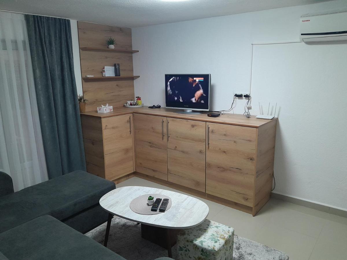 Apartmani Bet Gradacac 1 Maj Broj 24 Luaran gambar