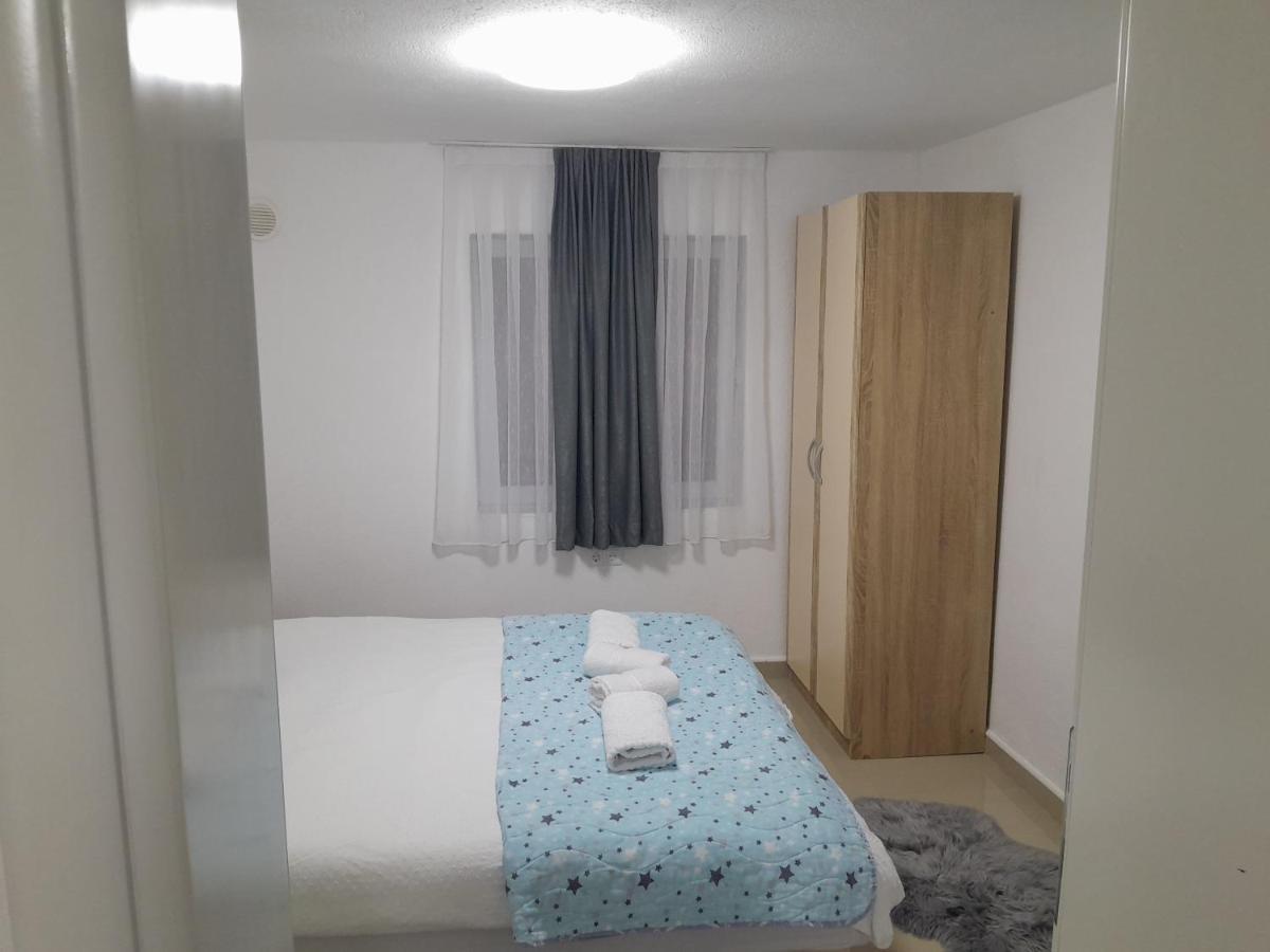 Apartmani Bet Gradacac 1 Maj Broj 24 Luaran gambar
