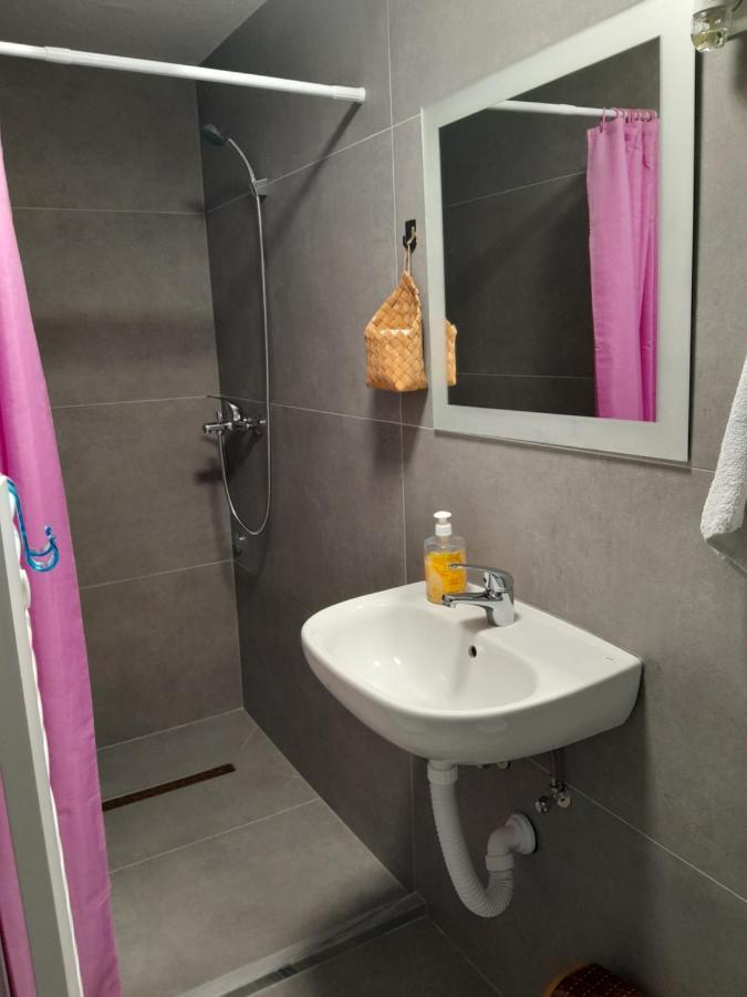 Apartmani Bet Gradacac 1 Maj Broj 24 Luaran gambar