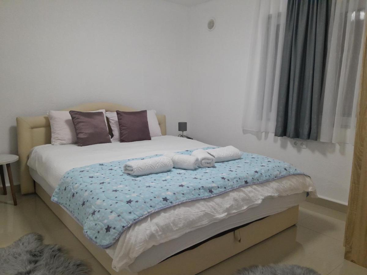 Apartmani Bet Gradacac 1 Maj Broj 24 Luaran gambar