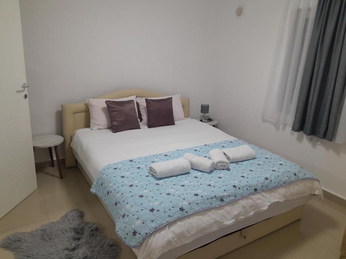 Apartmani Bet Gradacac 1 Maj Broj 24 Luaran gambar